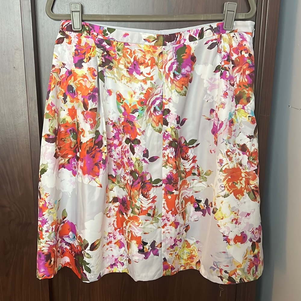 NWOT The Limited Knee Length Floral Skirt